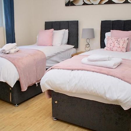 Contractor'S Haven- 4-Bedroom House With Free Parking, Super Fast Wifi, Fran Properties In Aylesbury, Pets Are Welcome! Aylesbury  Εξωτερικό φωτογραφία