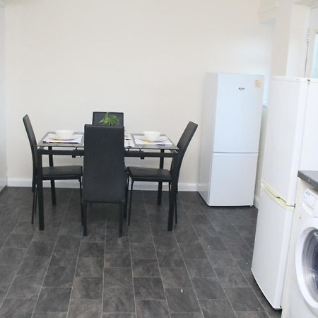 Contractor'S Haven- 4-Bedroom House With Free Parking, Super Fast Wifi, Fran Properties In Aylesbury, Pets Are Welcome! Aylesbury  Εξωτερικό φωτογραφία