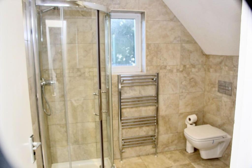 Contractor'S Haven- 4-Bedroom House With Free Parking, Super Fast Wifi, Fran Properties In Aylesbury, Pets Are Welcome! Aylesbury  Εξωτερικό φωτογραφία