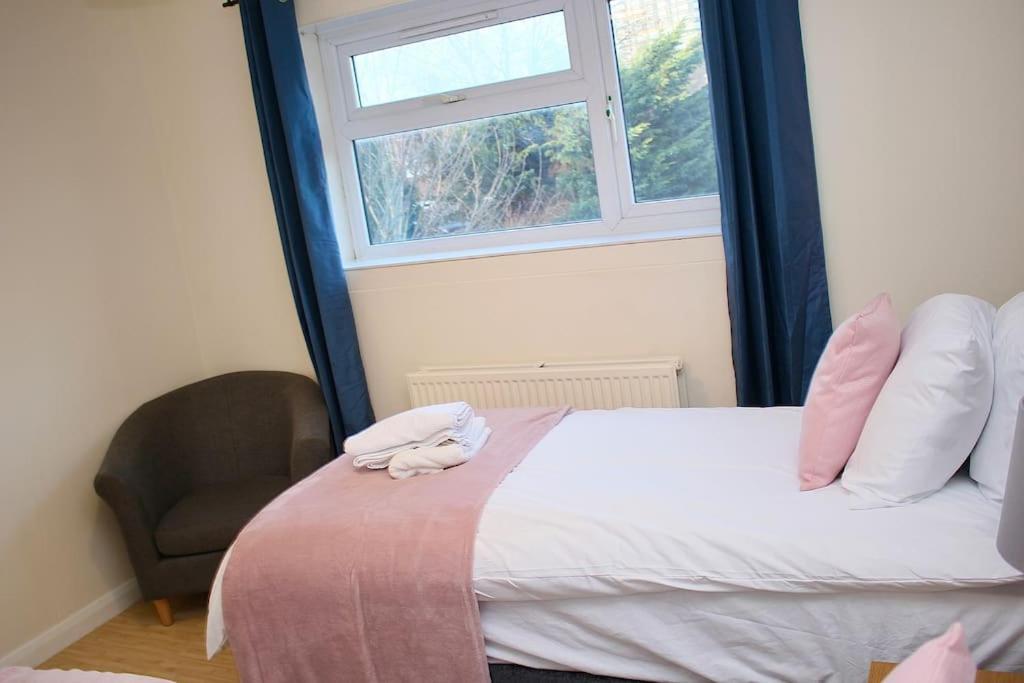 Contractor'S Haven- 4-Bedroom House With Free Parking, Super Fast Wifi, Fran Properties In Aylesbury, Pets Are Welcome! Aylesbury  Εξωτερικό φωτογραφία