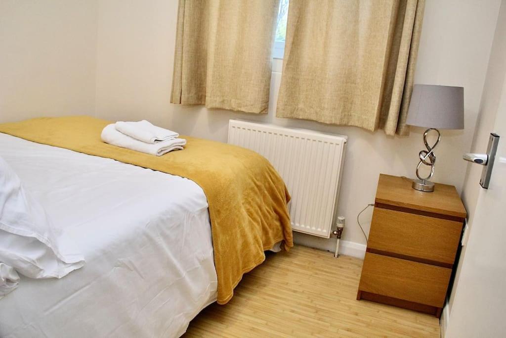 Contractor'S Haven- 4-Bedroom House With Free Parking, Super Fast Wifi, Fran Properties In Aylesbury, Pets Are Welcome! Aylesbury  Εξωτερικό φωτογραφία
