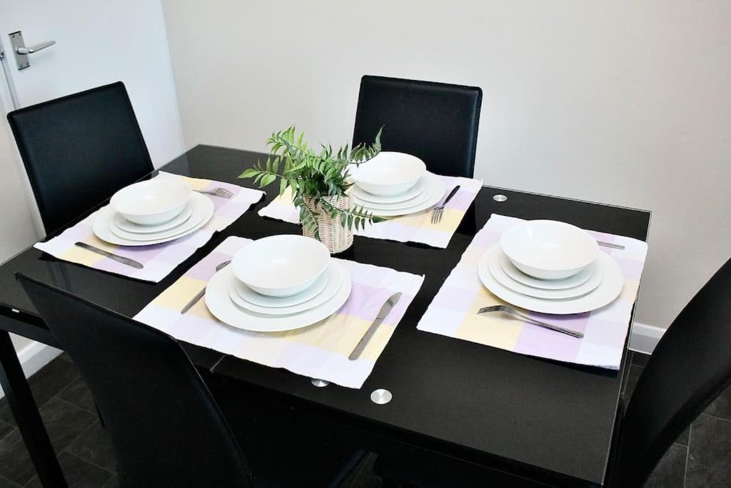 Contractor'S Haven- 4-Bedroom House With Free Parking, Super Fast Wifi, Fran Properties In Aylesbury, Pets Are Welcome! Aylesbury  Εξωτερικό φωτογραφία