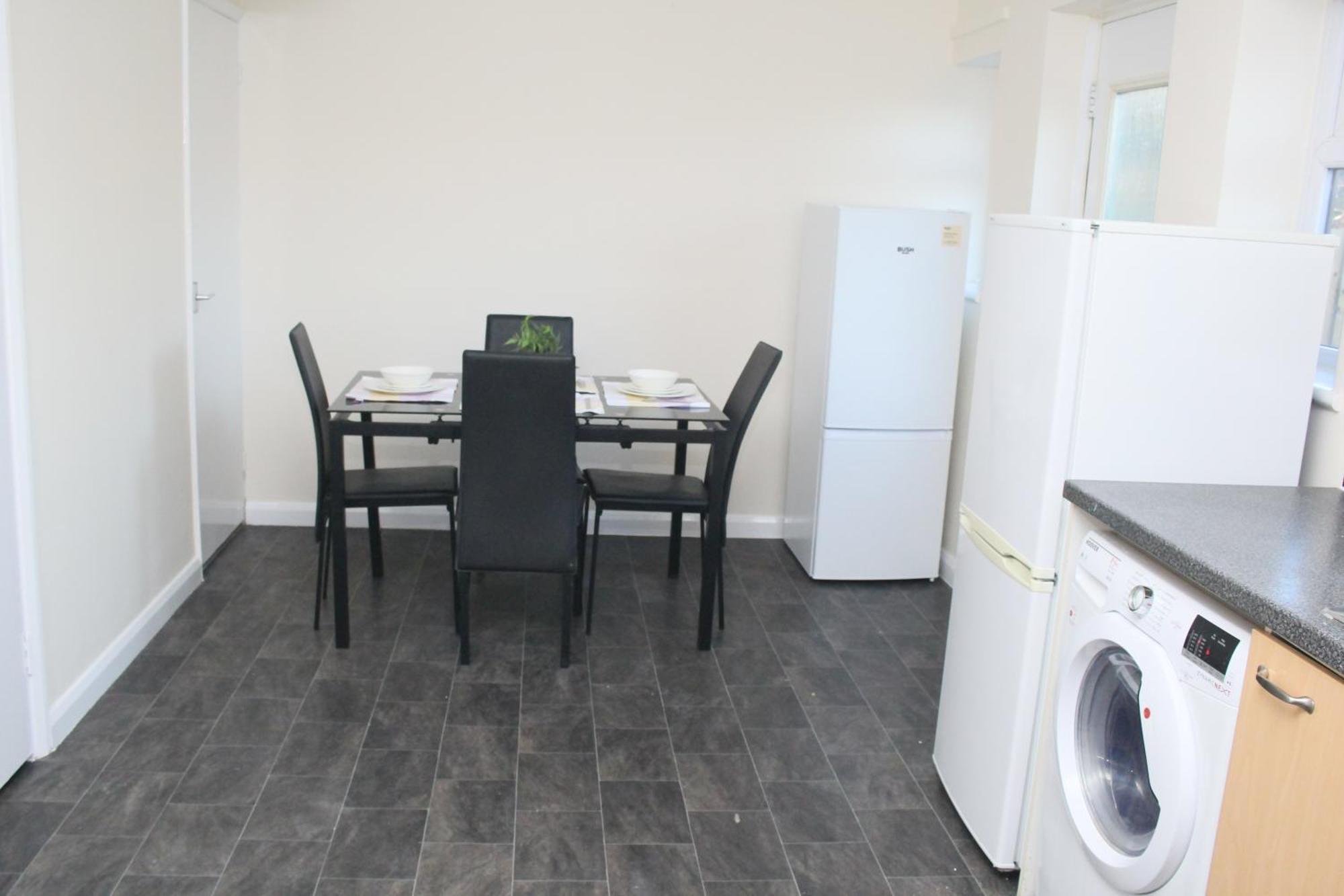 Contractor'S Haven- 4-Bedroom House With Free Parking, Super Fast Wifi, Fran Properties In Aylesbury, Pets Are Welcome! Aylesbury  Εξωτερικό φωτογραφία